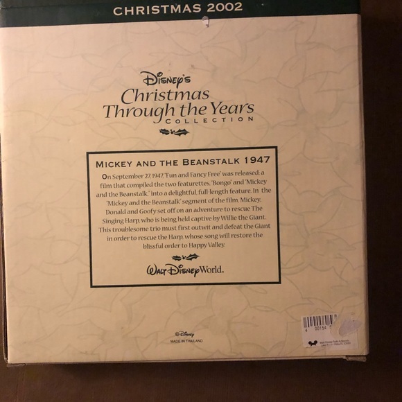 Disney 2002 Collector’s Plate- 445 $30 or $25 w/offer - Picture 3 of 4